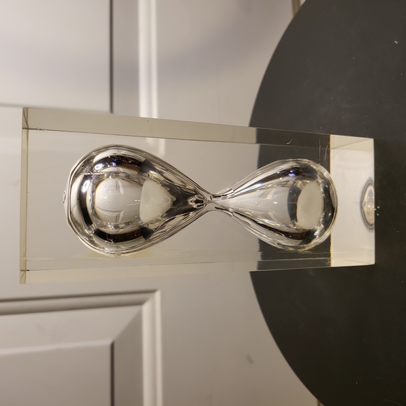 Other - Vintage Lucite Hour Glass Timer Paperweight 6"